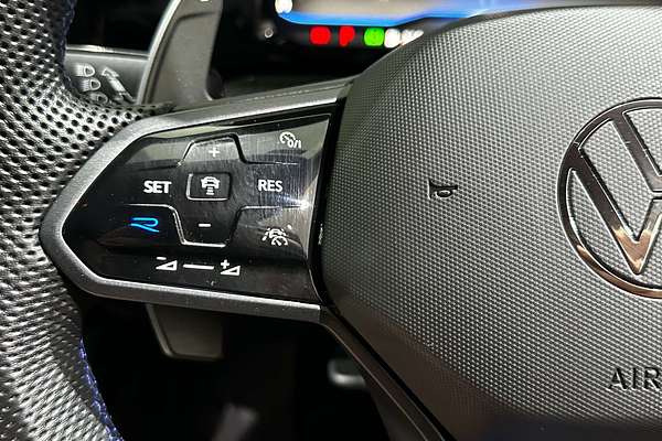2023 Volkswagen Golf R 8