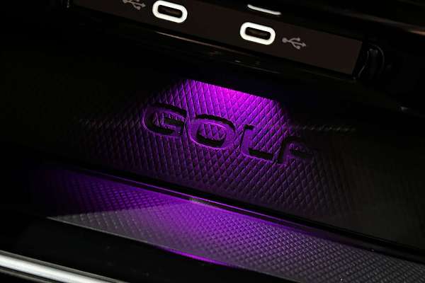 2023 Volkswagen Golf R 8