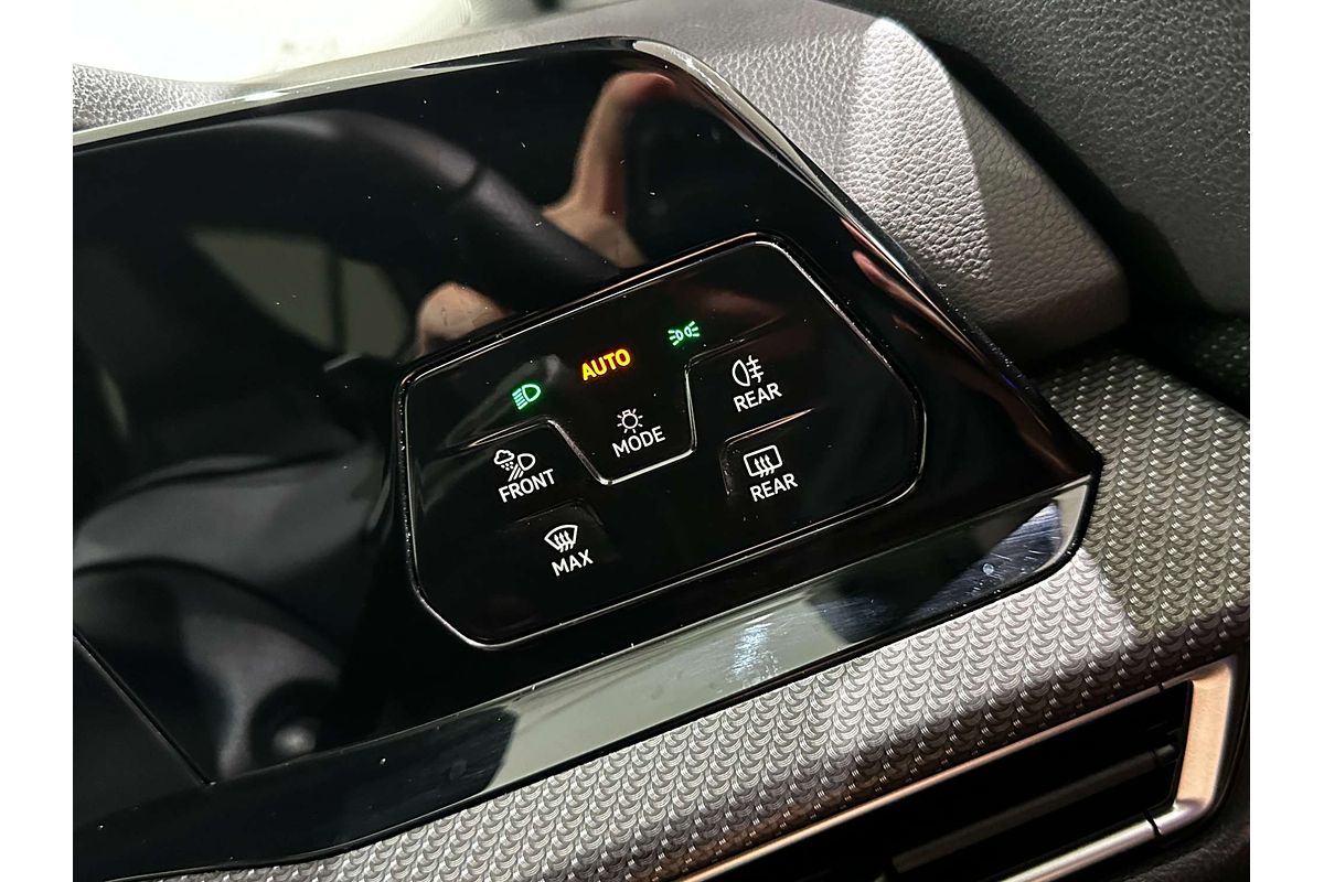 2023 Volkswagen Golf R 8