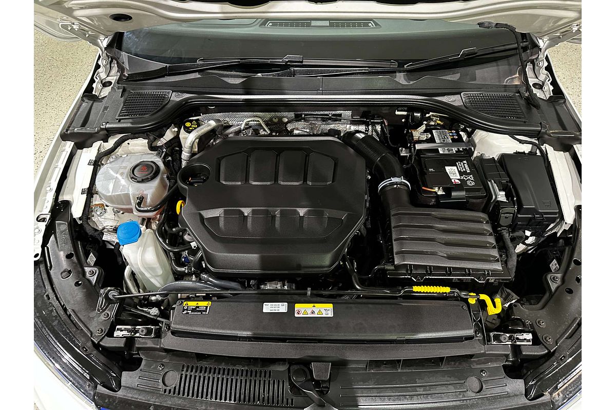2023 Volkswagen Golf R 8