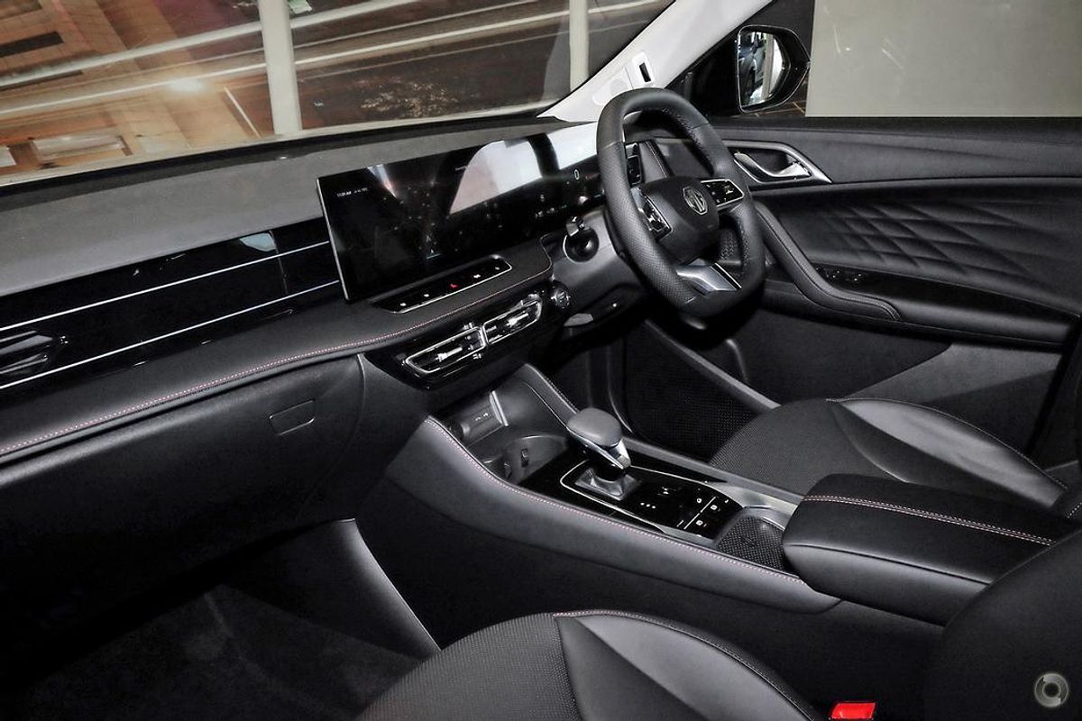 2025 MG HS Super Hybrid Essence AS33P