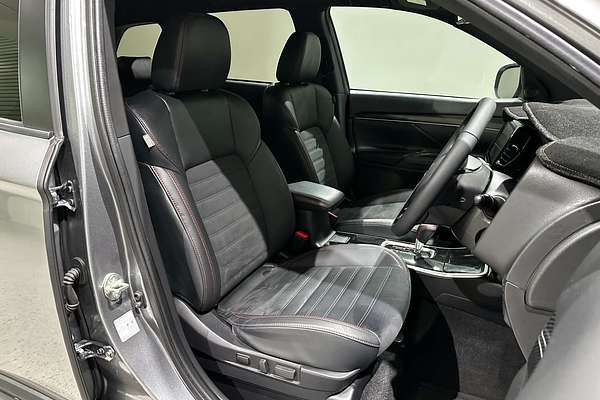 2021 Mitsubishi Outlander Black Edition ZL