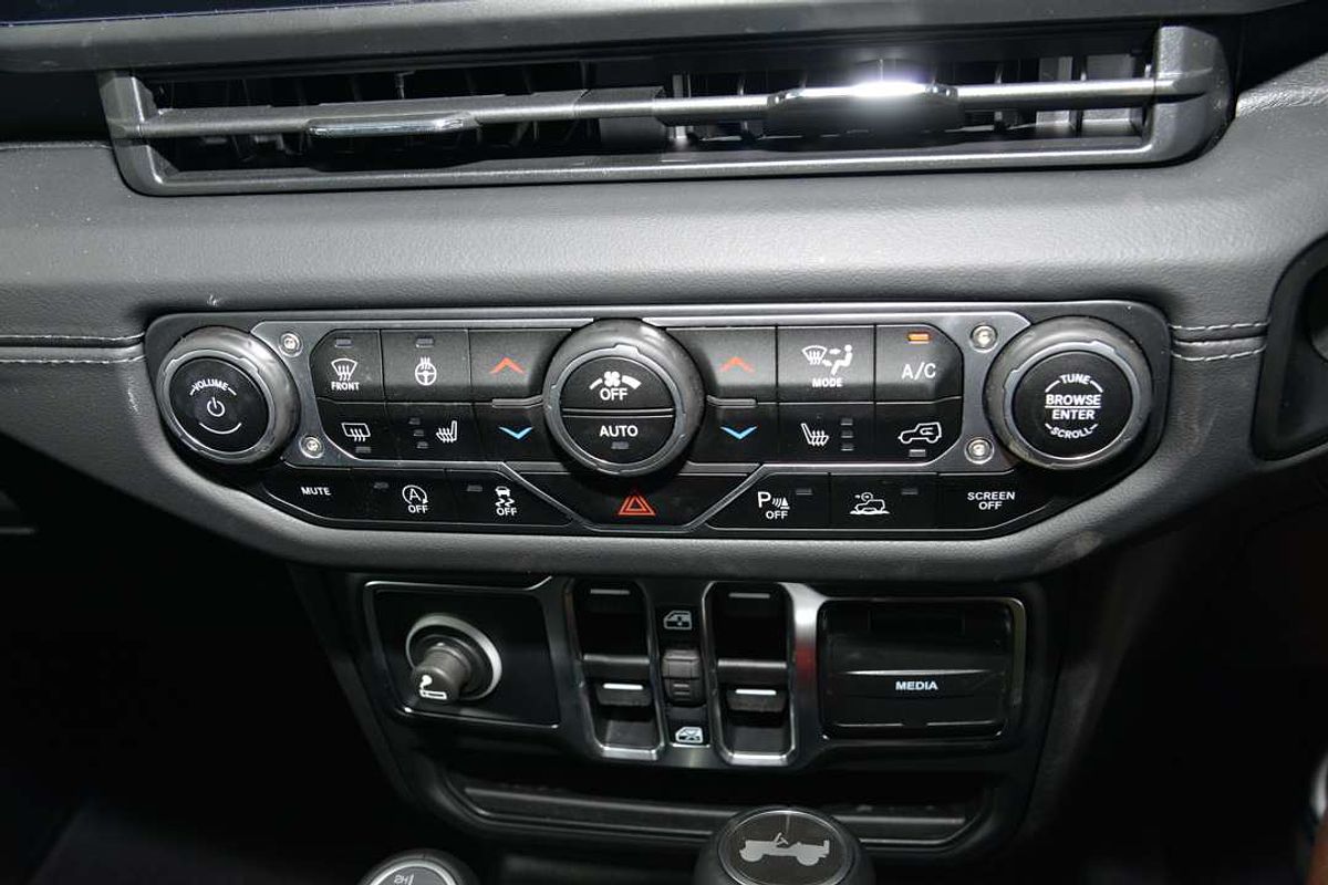 2024 Jeep Wrangler Unlimited Overland JL