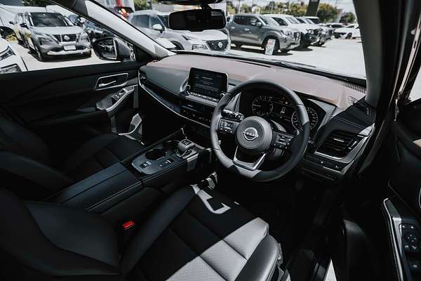 2025 Nissan X-TRAIL ST-L T33
