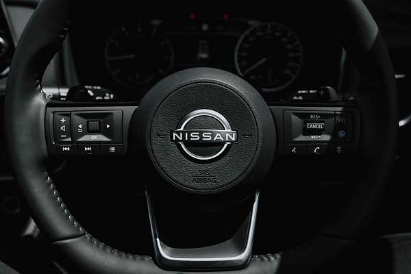 2025 Nissan X-TRAIL ST-L T33