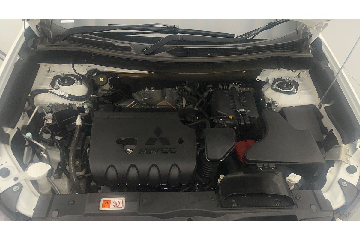 2020 Mitsubishi Outlander ES ZL