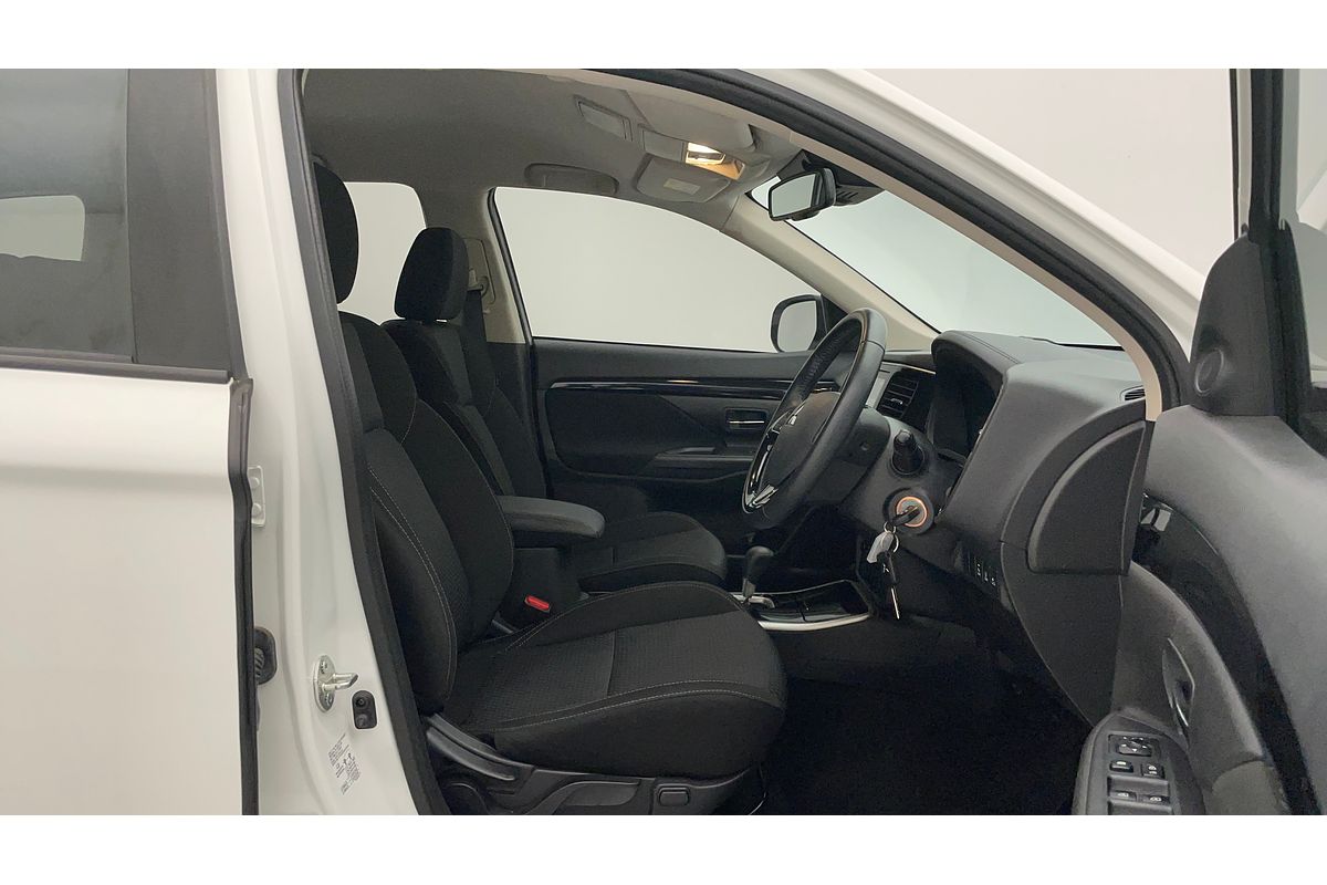 2020 Mitsubishi Outlander ES ZL