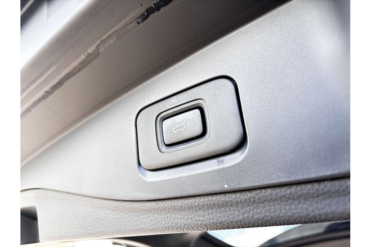 2023 Isuzu MU-X LS-U