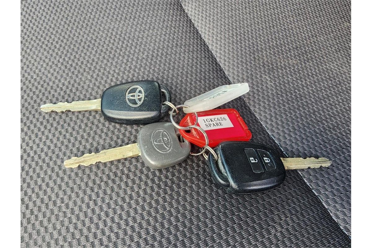 2018 Toyota Hiace COMMUTER (12 SEATS) KDH223R MY16