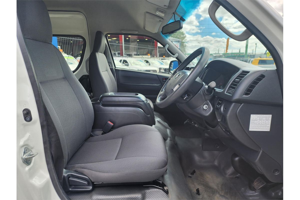 2018 Toyota Hiace Commuter KDH223R ELWB High Roof