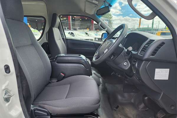 2018 Toyota Hiace Commuter KDH223R ELWB High Roof