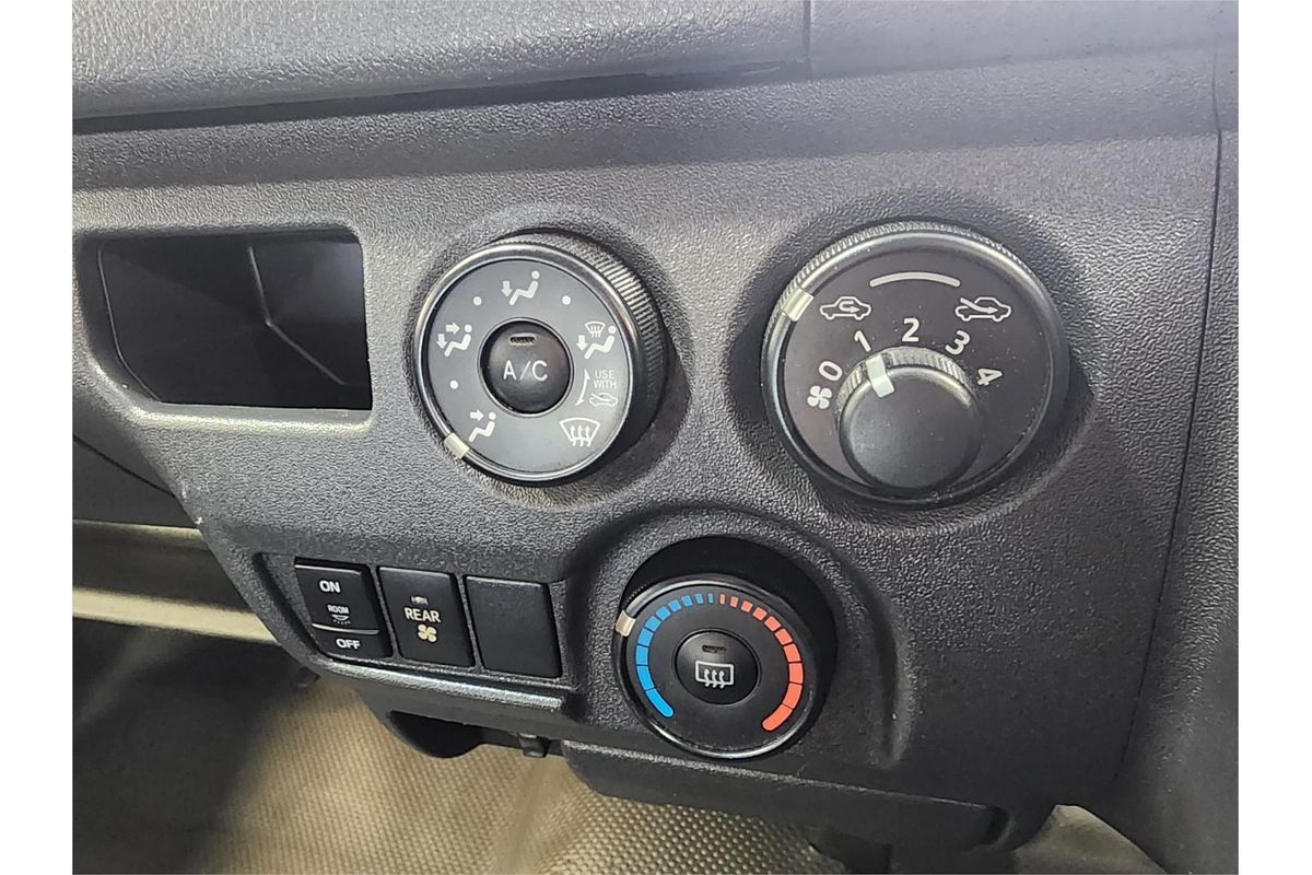 2018 Toyota Hiace Commuter KDH223R ELWB High Roof