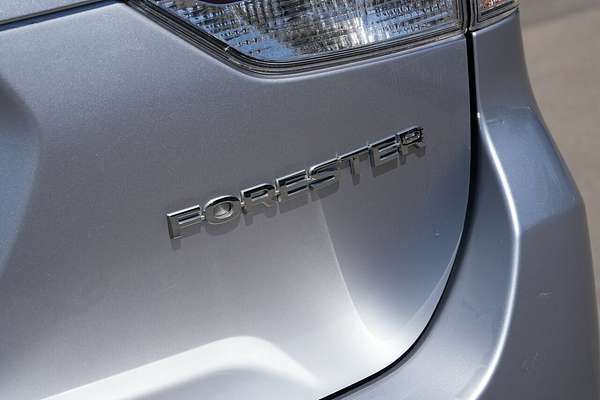 2023 Subaru Forester 2.5i 50 Years Edition S5
