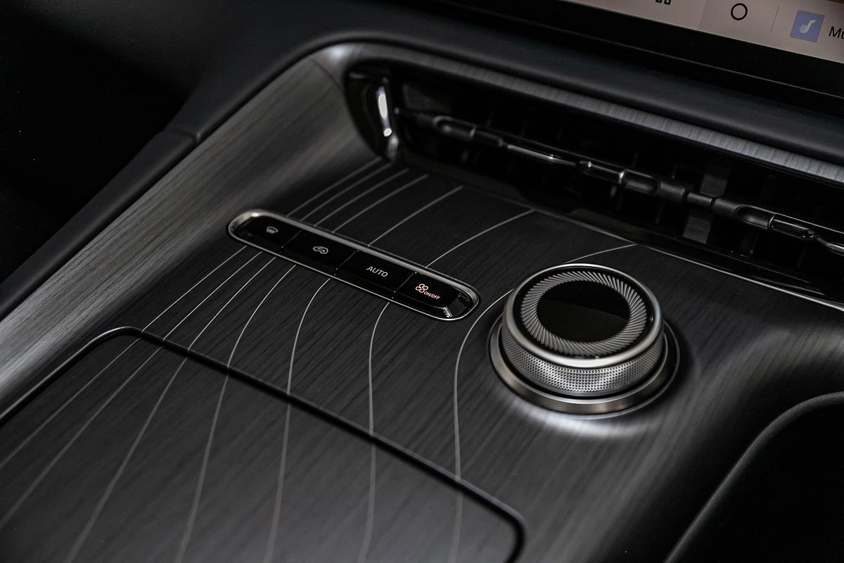 2025 Geely EX5 Inspire E245