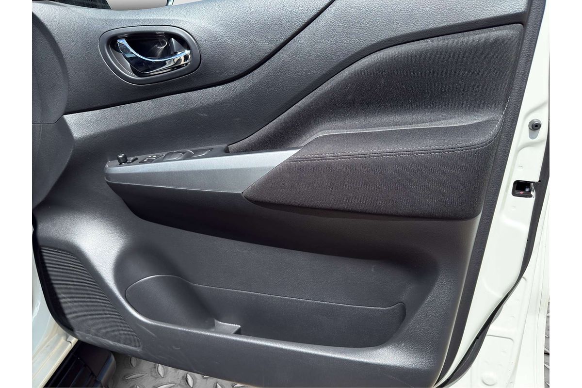 2023 Nissan Navara ST D23