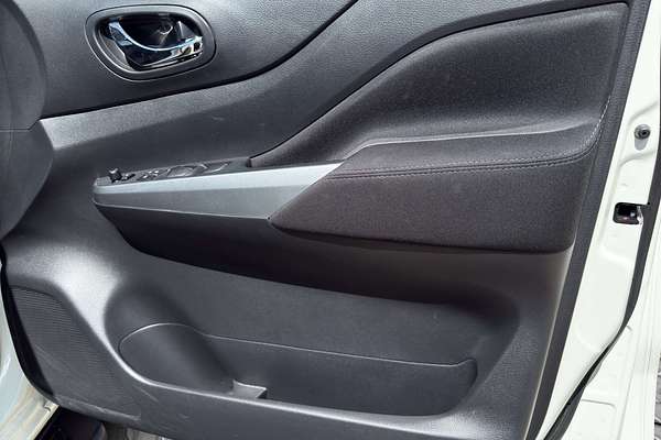 2023 Nissan Navara ST D23