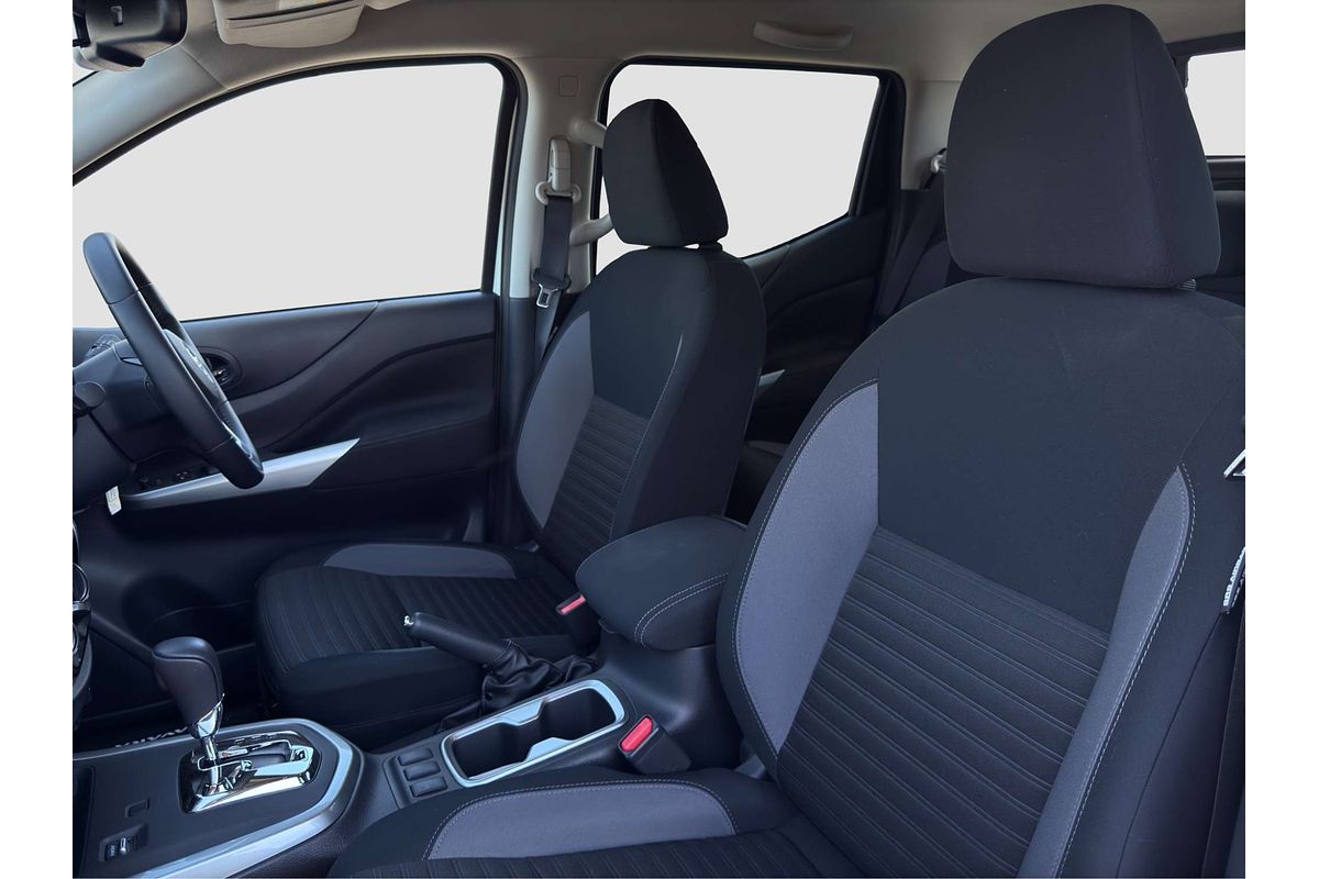 2023 Nissan Navara ST D23