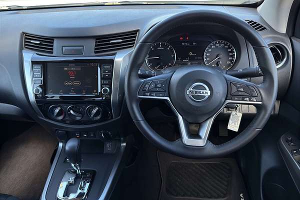 2023 Nissan Navara ST D23