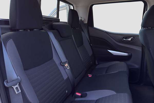 2023 Nissan Navara ST D23