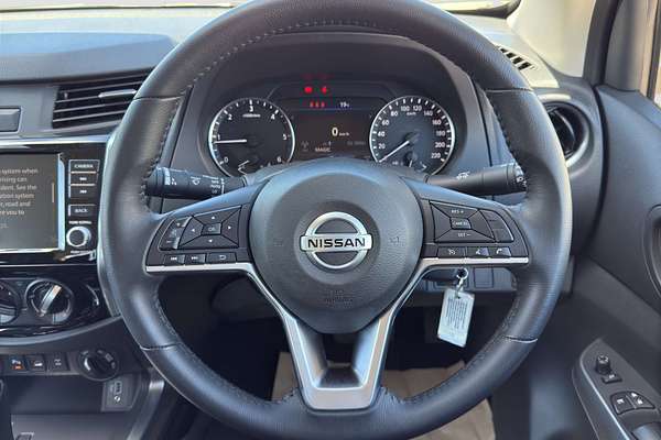 2023 Nissan Navara ST D23