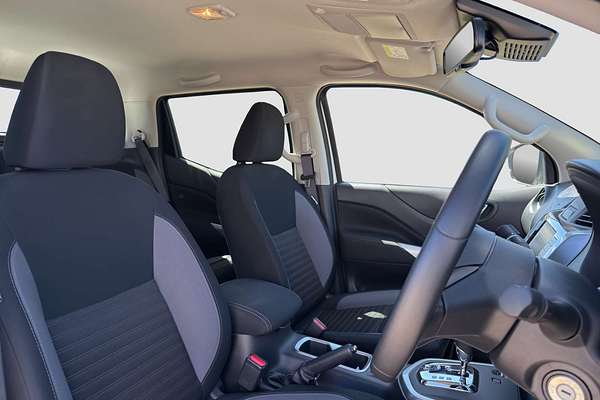 2023 Nissan Navara ST D23