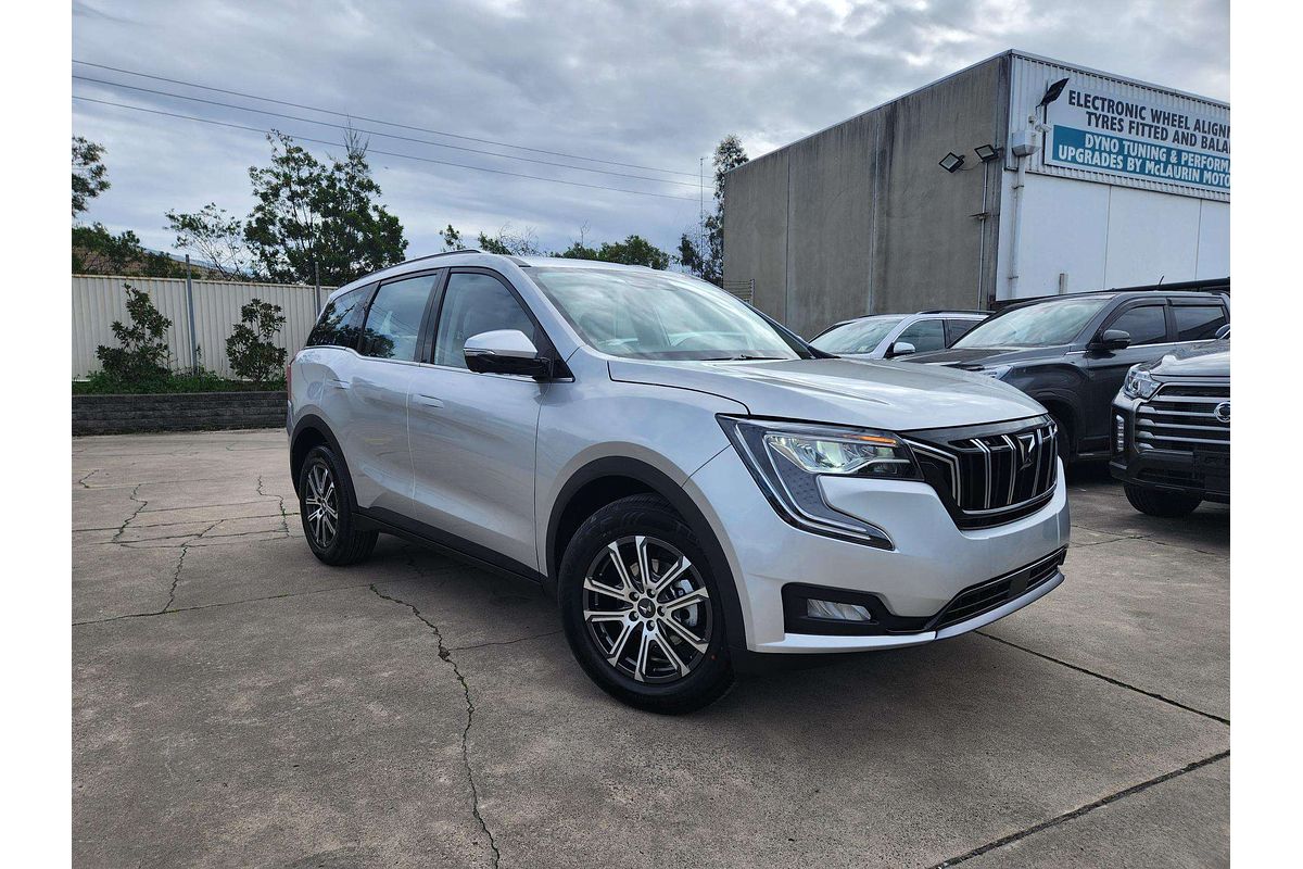 2025 Mahindra XUV700 AX7L