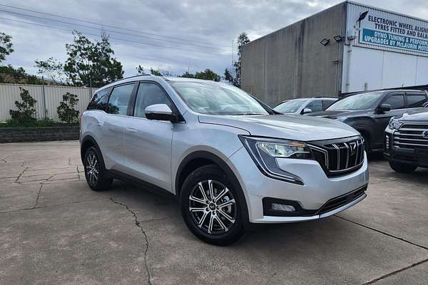 2025 Mahindra XUV700 AX7L
