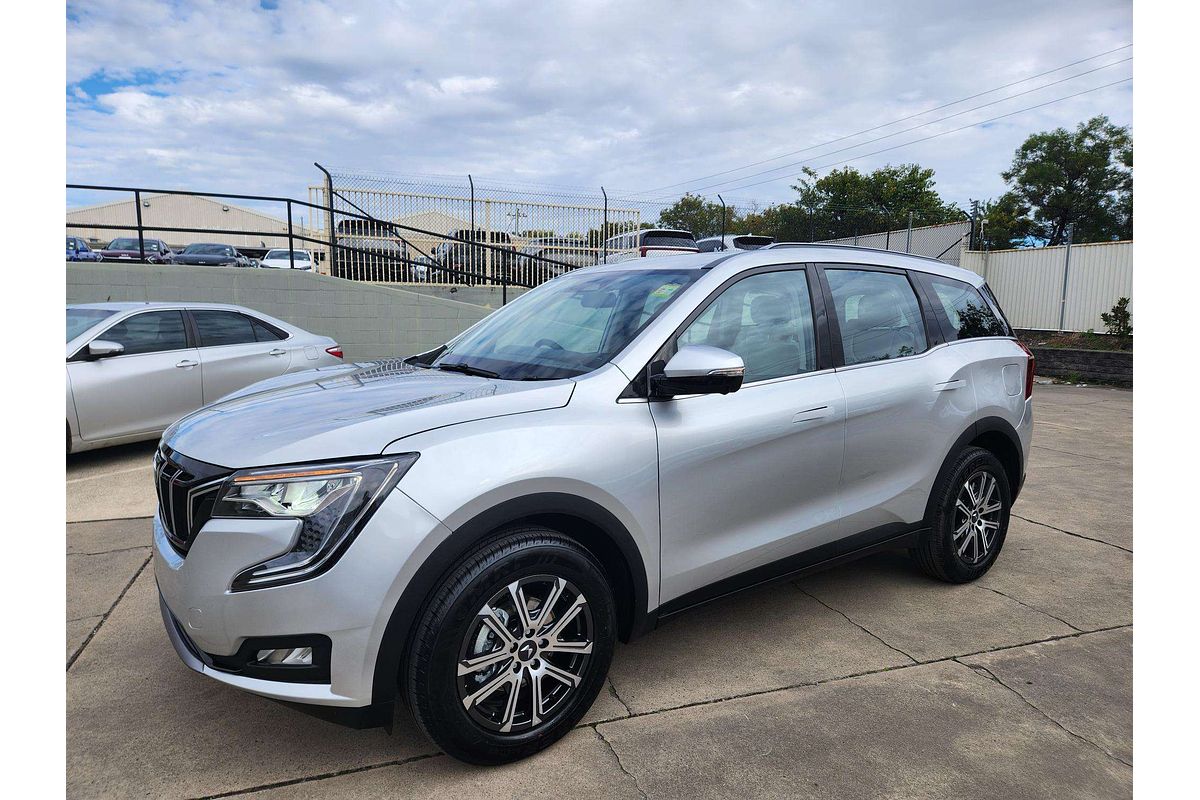 2025 Mahindra XUV700 AX7L