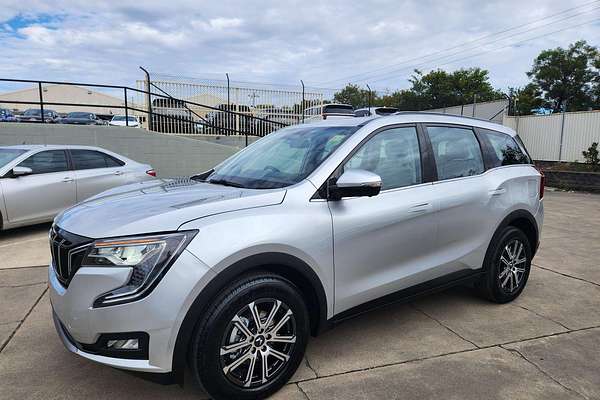 2025 Mahindra XUV700 AX7L