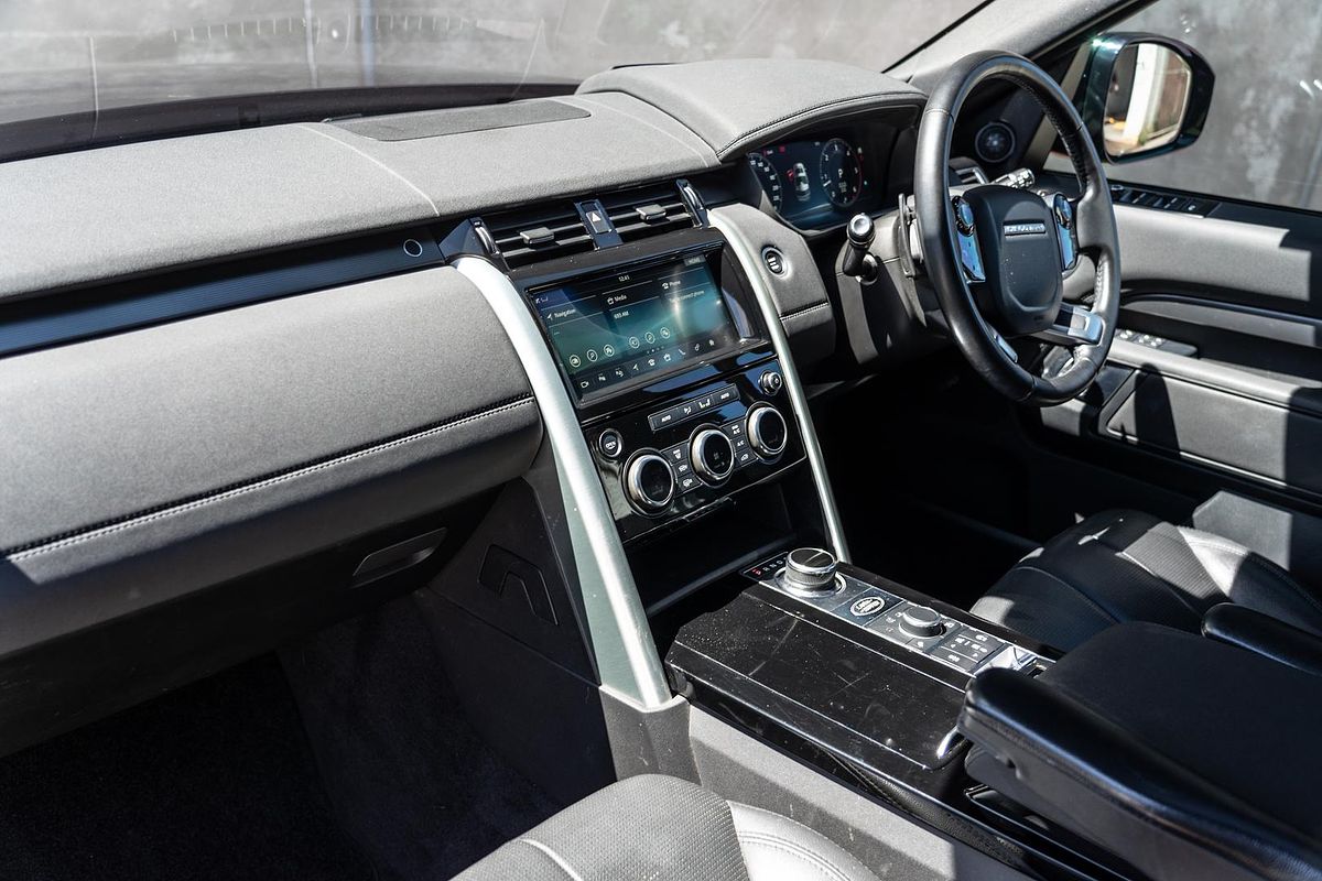 2019 Land Rover Discovery SD6 HSE Series 5
