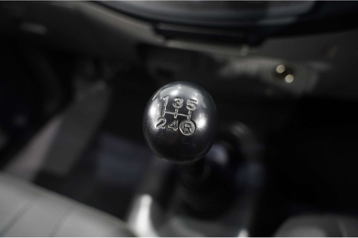 2015 Toyota Hilux Workmate TGN121R Rear Wheel Drive