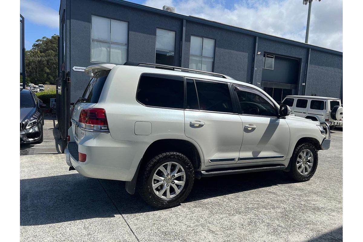 2017 Toyota Landcruiser Sahara VDJ200R