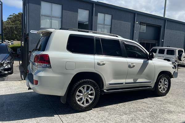2017 Toyota Landcruiser Sahara VDJ200R