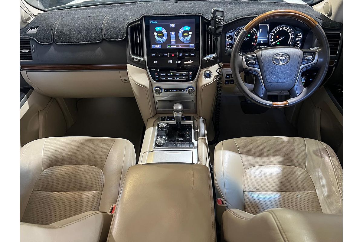 2017 Toyota Landcruiser Sahara VDJ200R
