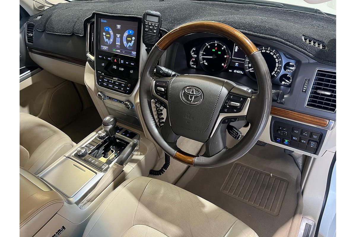 2017 Toyota Landcruiser Sahara VDJ200R