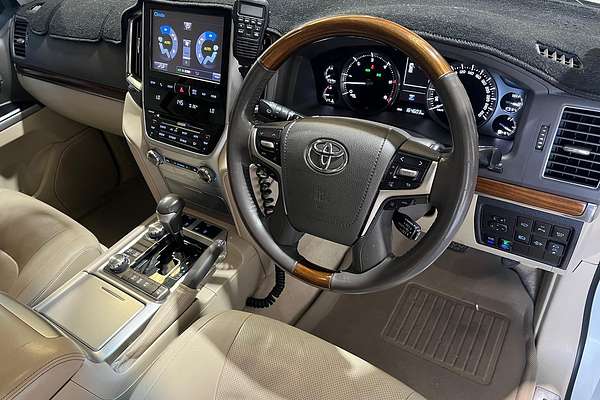 2017 Toyota Landcruiser Sahara VDJ200R