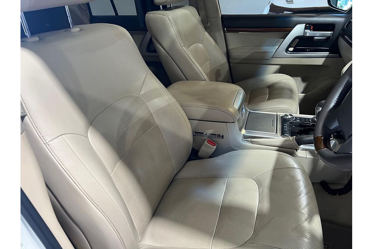 2017 Toyota Landcruiser Sahara VDJ200R