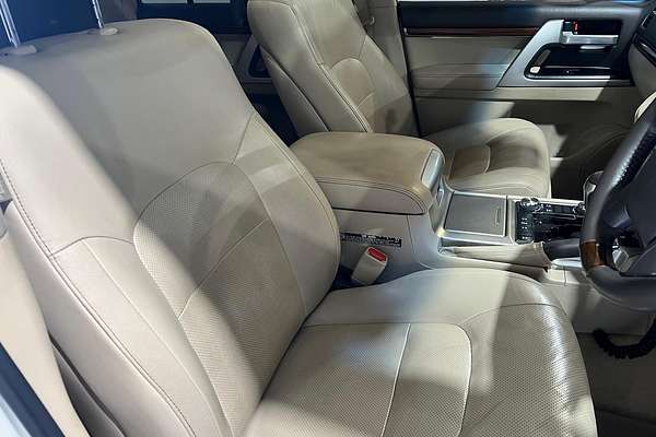 2017 Toyota Landcruiser Sahara VDJ200R