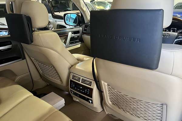 2017 Toyota Landcruiser Sahara VDJ200R