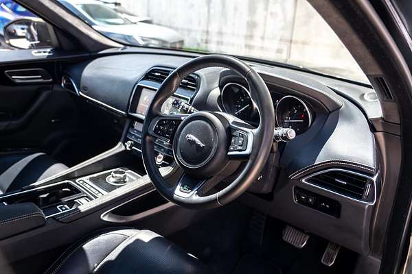 2019 Jaguar F-PACE 30d R-Sport X761