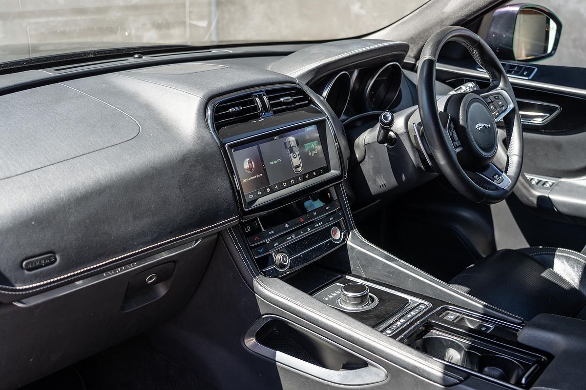 2019 Jaguar F-PACE 30d R-Sport X761