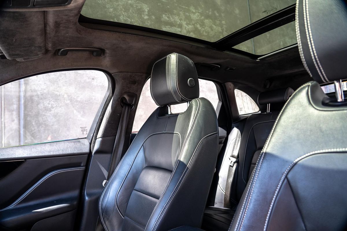2019 Jaguar F-PACE 30d R-Sport X761