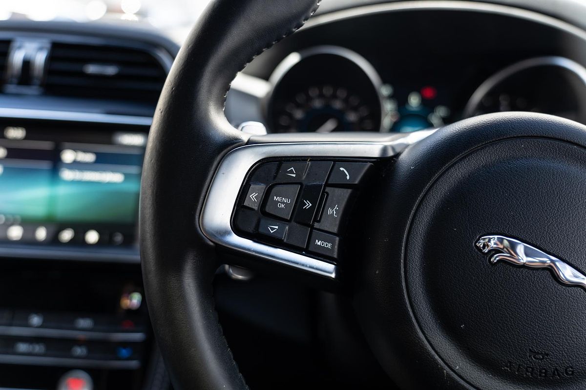 2019 Jaguar F-PACE 30d R-Sport X761