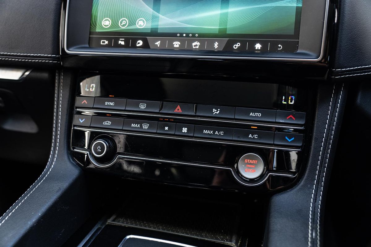 2019 Jaguar F-PACE 30d R-Sport X761