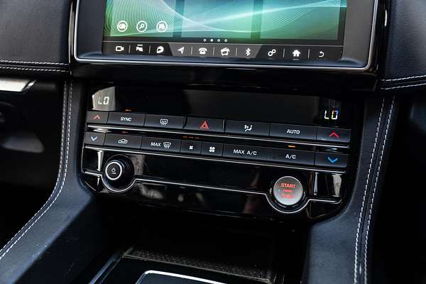 2019 Jaguar F-PACE 30d R-Sport X761