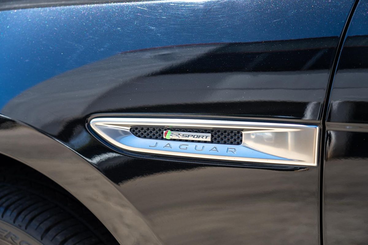 2019 Jaguar F-PACE 30d R-Sport X761