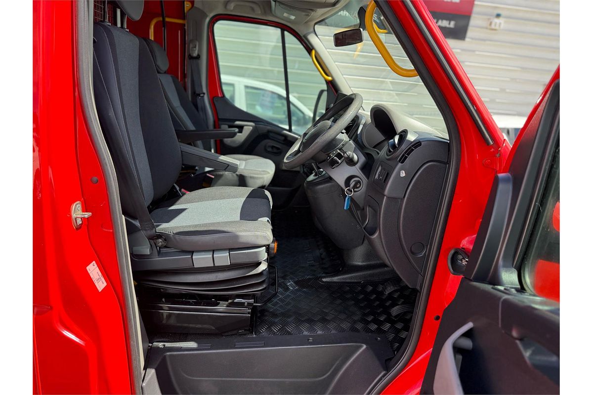 2015 Renault Master X62 MWB Mid Roof