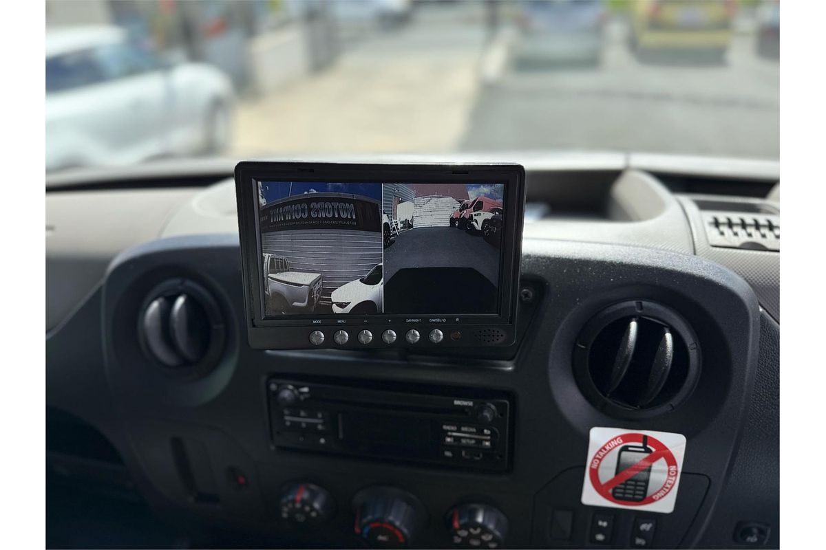 2015 Renault Master X62 MWB Mid Roof