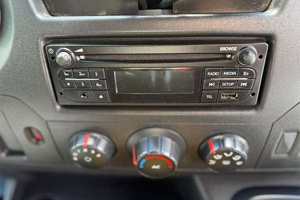 2015 Renault Master X62 MWB Mid Roof