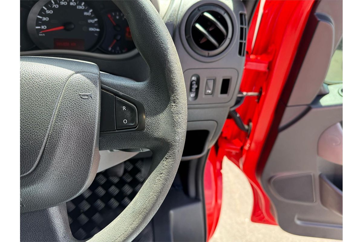 2015 Renault Master X62 MWB Mid Roof